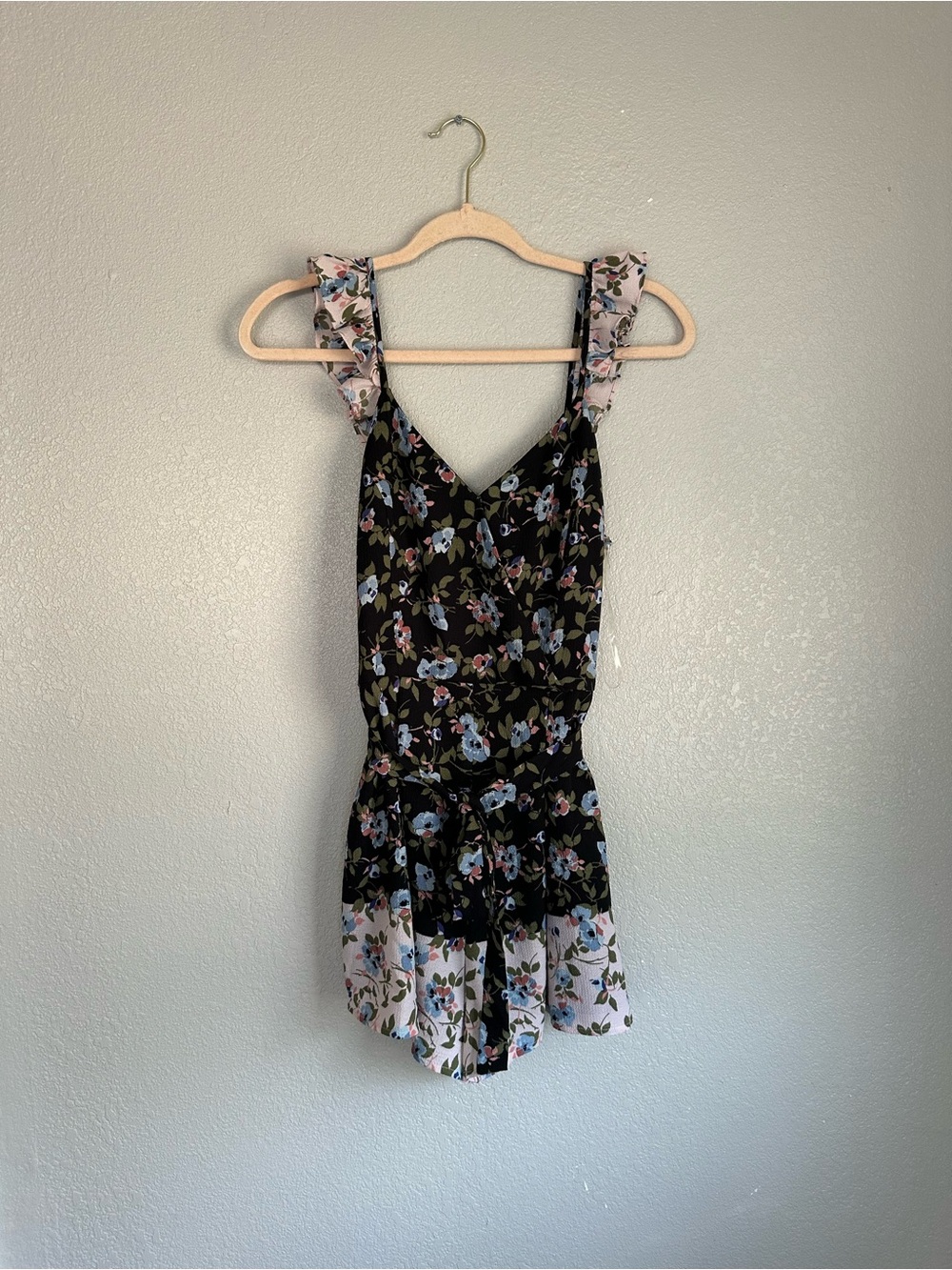 Altar’d State Boho Floral Flutter Sleeve V-Neck Lightweight Romper Jumpsuit